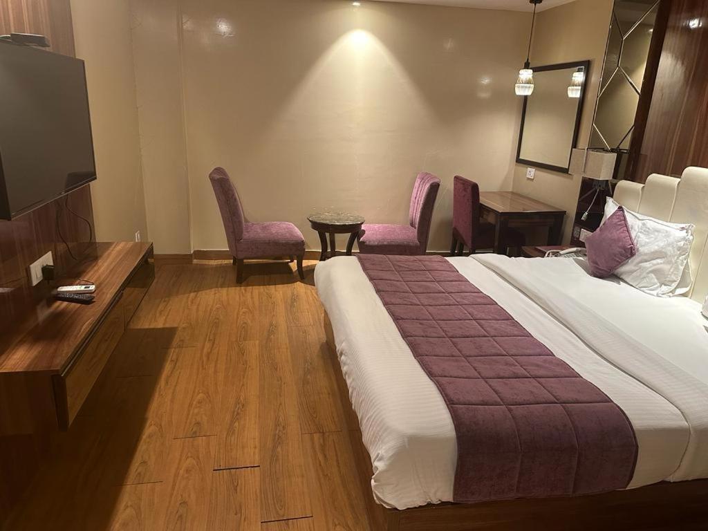 Airport Hotel Ramhan Palace Mahipalpur New Delhi Eksteriør billede