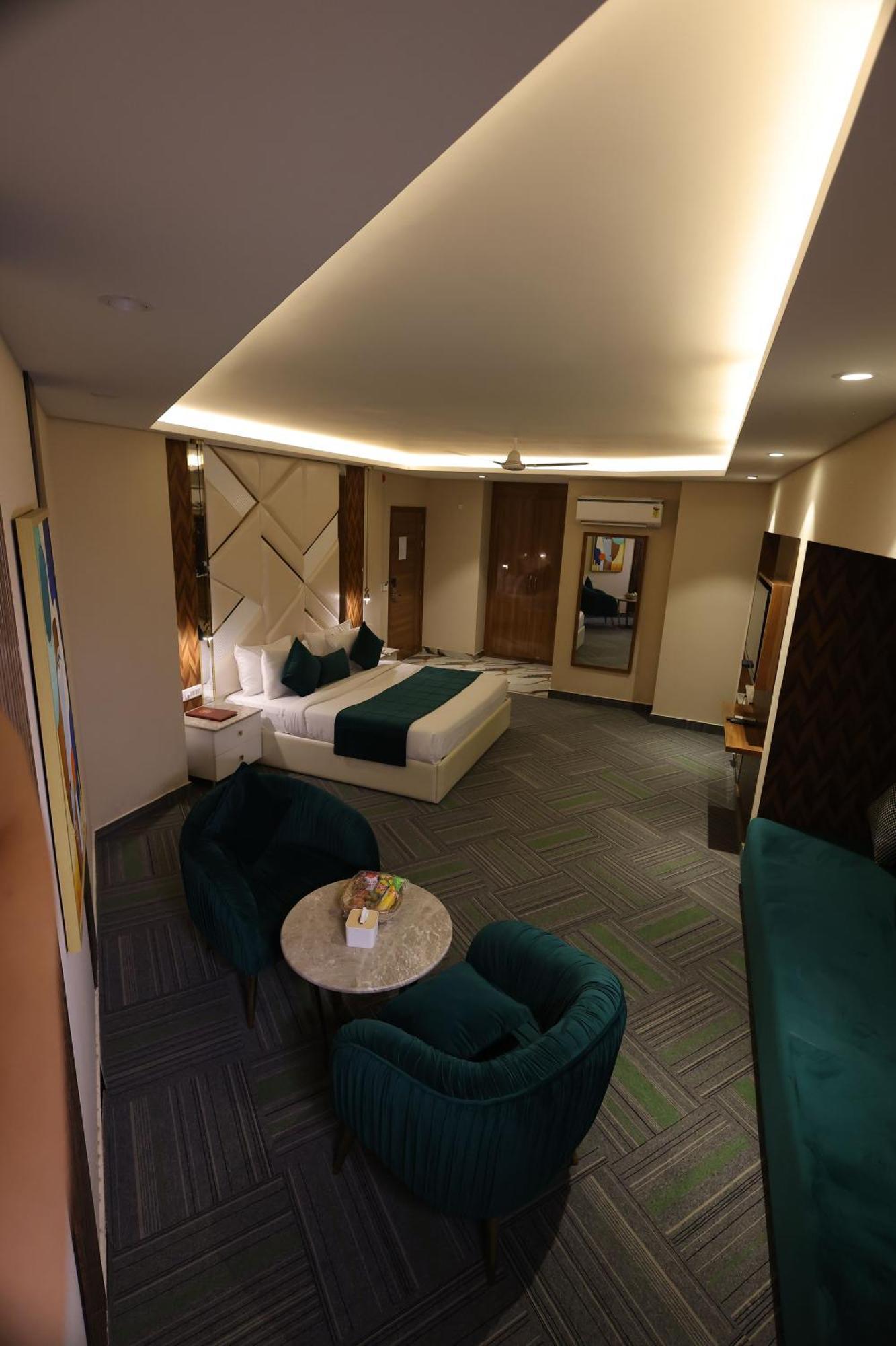 Airport Hotel Ramhan Palace Mahipalpur New Delhi Eksteriør billede