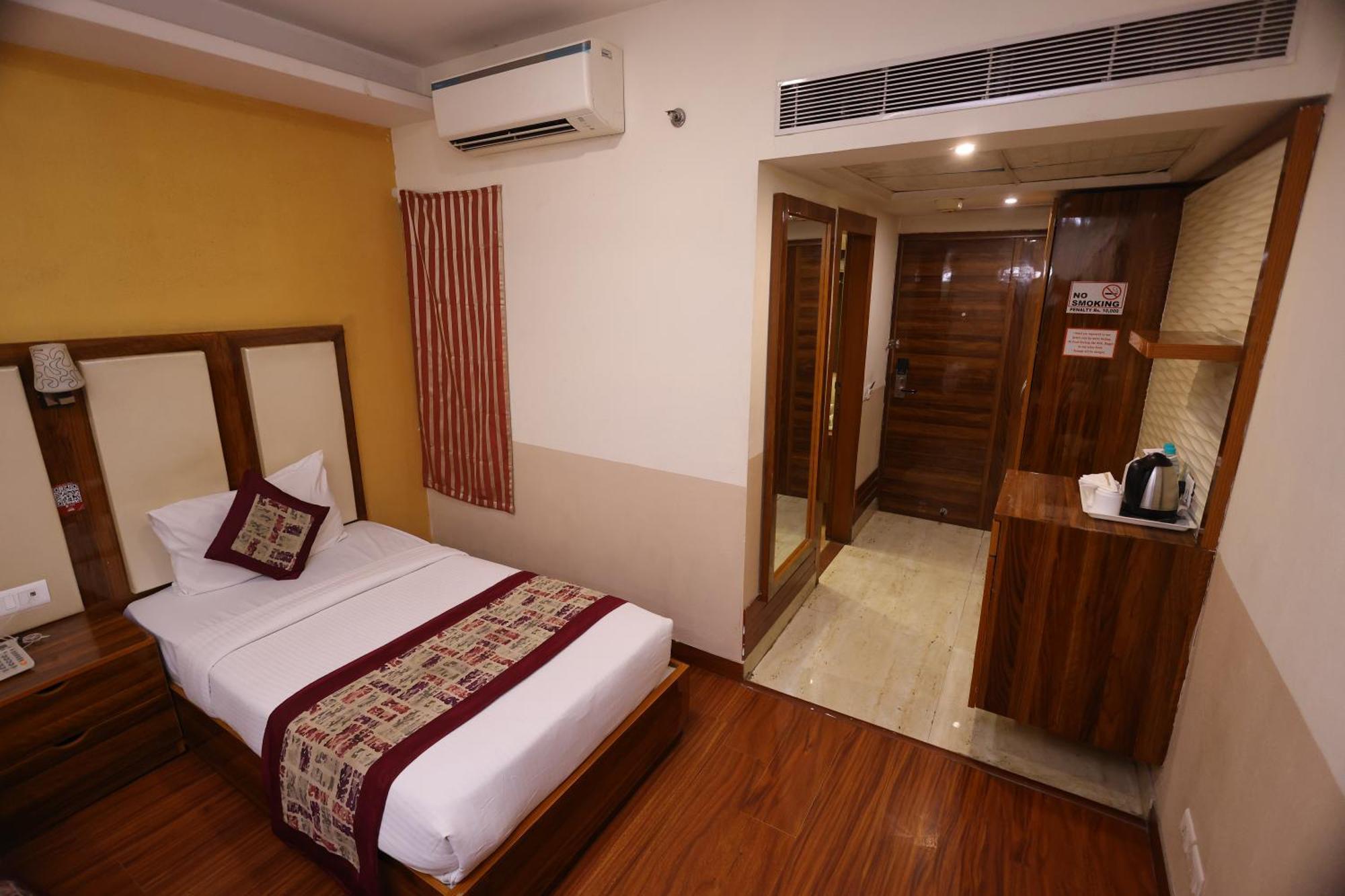 Airport Hotel Ramhan Palace Mahipalpur New Delhi Eksteriør billede
