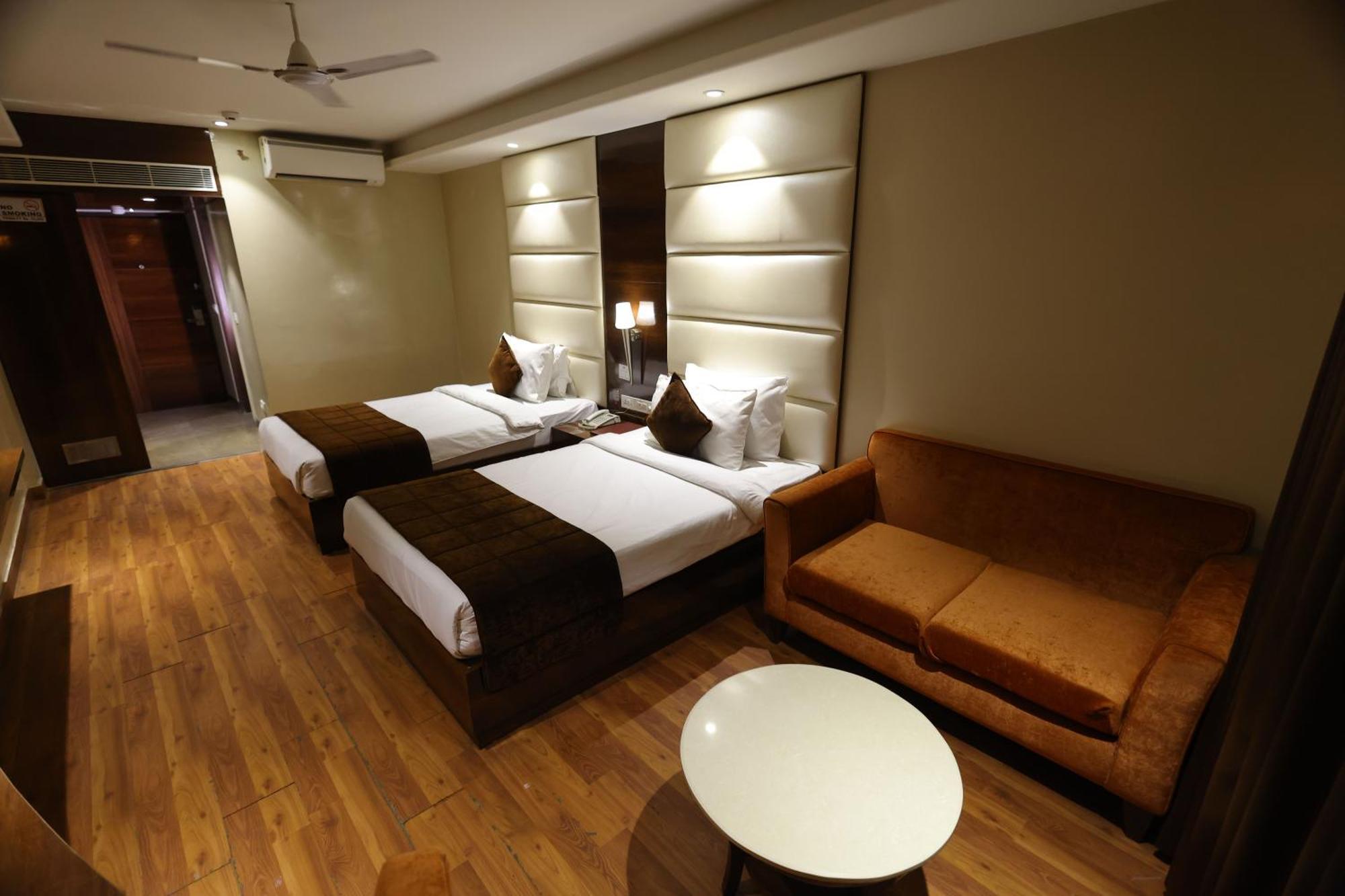 Airport Hotel Ramhan Palace Mahipalpur New Delhi Eksteriør billede