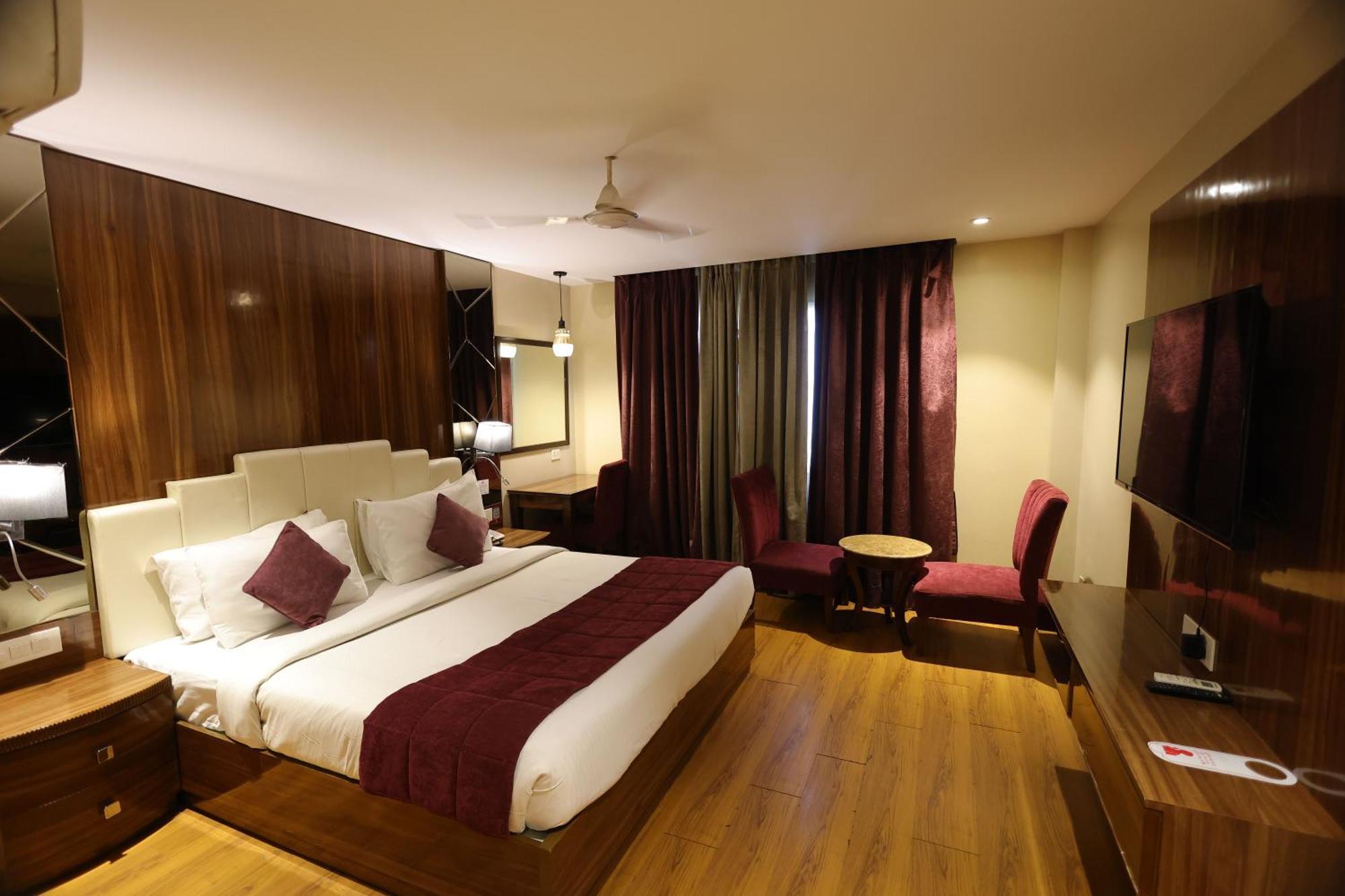 Airport Hotel Ramhan Palace Mahipalpur New Delhi Eksteriør billede