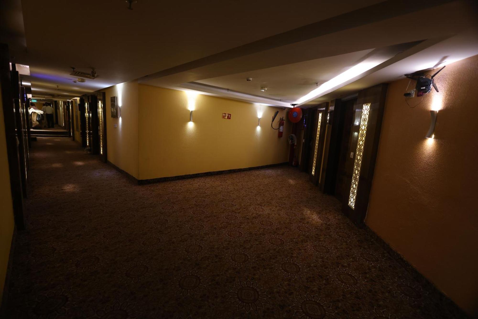 Airport Hotel Ramhan Palace Mahipalpur New Delhi Eksteriør billede