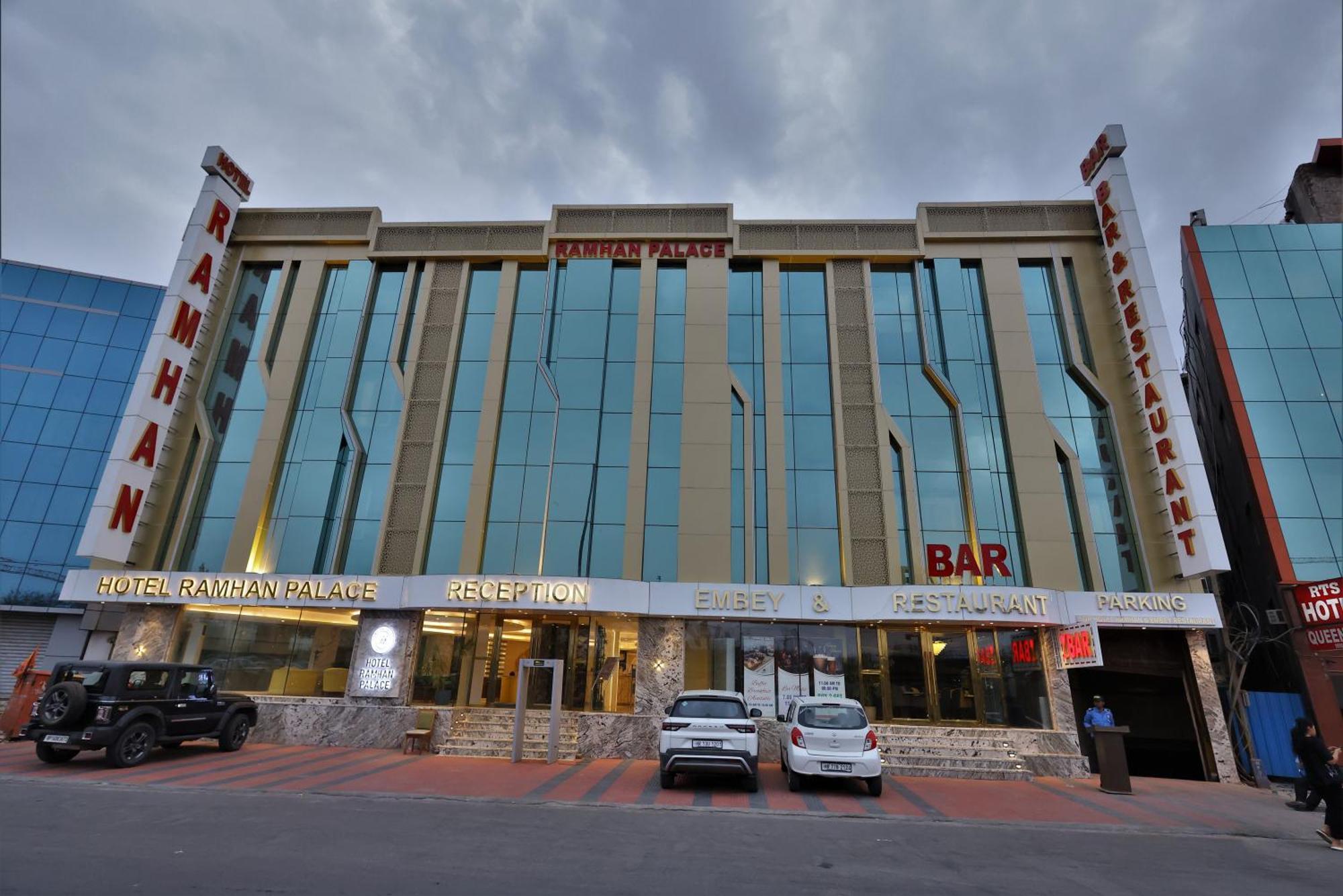 Airport Hotel Ramhan Palace Mahipalpur New Delhi Eksteriør billede
